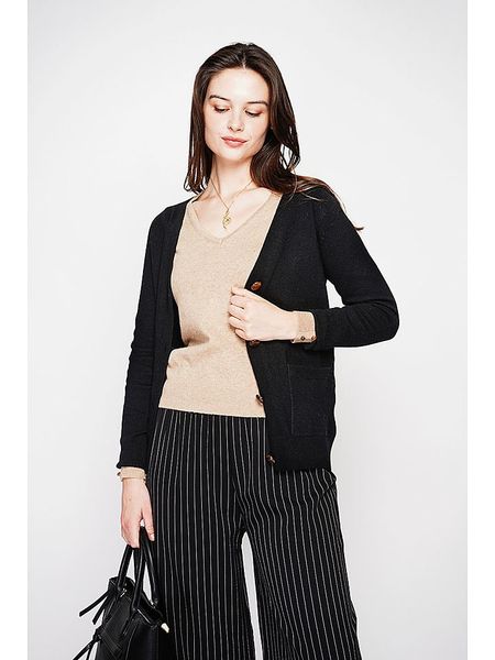 C& Jo Kardigan w kolorze czarnym rozmiar: 36. Czarne kardigany damskie C& Jo, bez wzorów, ze splotem. Za 121.99 zł.