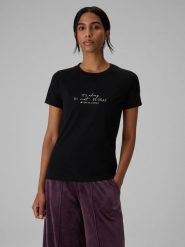 4F T-shirt slim z nadrukiem damski - czarny XS. Czarne t-shirty damskie 4F, m, bez wzorów, z bawełny, bez kołnierzyka. Za 59.99 zł.