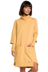 Trapezowa sukienka dresowa z golfem i długim rękawem żółta. Żółte sukienki damskie Bewear, bez wzorów, z bawełny, bez ramiączek. Za 309.00 zł.