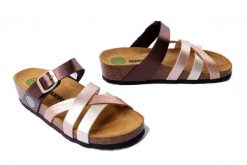 DR. BRINKMANN 700698-23 bronze, klapki damskie. Brązowe klapki damskie Dr. Brinkmann, bez wzorów, bez obcasa, na koturnie, bez zapięcia. Za 163.92 zł.