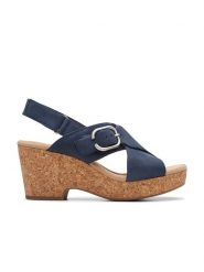 Clarks Skórzane sandały "Giselle Dove" w kolorze granatowym na obcasie rozmiar: 41. Niebieskie sandały damskie Clarks, bez wzorów, z otwartym noskiem, bez obcasa, na koturnie, bez zapięcia. Za 202.03 zł.