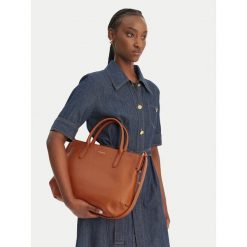 Torebka Coccinelle. Brązowe torebki klasyczne damskie Coccinelle, bez dodatków. Za 1,549.99 zł.