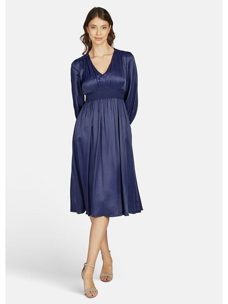 Kleo Sukienka w kolorze granatowym rozmiar: 34. Niebieskie sukienki damskie Kleo, bez wzorów, z wiskozy, bez ramiączek. Za 174.84 zł.