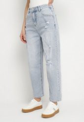 Jasnoniebieskie Jeansy o Kroju Boyfriend z Wysokim Stanem i Przetarciami Meniffia. Niebieskie jeansy damskie Born2be, bez wzorów, z jeansu. Za 44.99 zł.