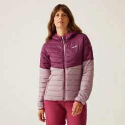 Kurtka turystyczna damska Hillpack IV z kapturem. Niebieskie kurtki damskie Regatta, bez wzorów, z poliamidu, z kapturem. W wyprzedaży za 229.99 zł.