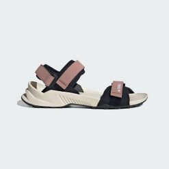 Sandały Terrex Hydroterra. Brązowe sandały damskie Adidas, bez wzorów, z gumy, bez obcasa, bez zapięcia. Za 239.00 zł.