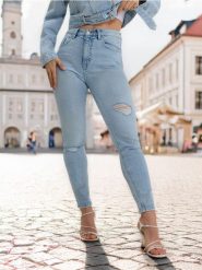 Jeansy z przetarciami Skinny fit - niebieski. Niebieskie jeansy damskie Sinsay. W wyprzedaży za 55.99 zł.