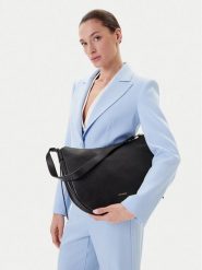 Coccinelle Torebka E1 SHA 13 02 01 Czarny. Czarne torebki klasyczne damskie Coccinelle, ze skóry, bez dodatków. Za 969.99 zł.