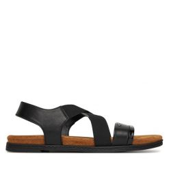 Sandały Lasocki. Czarne sandały damskie Lasocki, bez wzorów, bez obcasa, na płaskiej podeszwie, bez zapięcia. Za 135.99 zł.