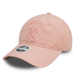 Czapka z daszkiem New Era. Czerwone czapki z daszkiem damskie New Era, bez wzorów. Za 99.99 zł.