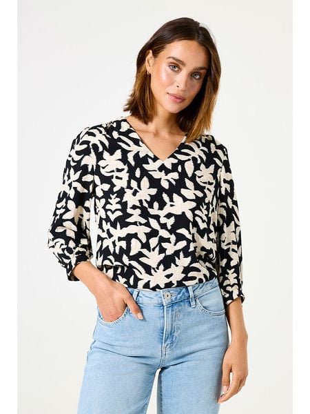 Garcia Koszulka w kolorze czarno-białym rozmiar: S. Białe bluzki damskie Garcia, s, bez wzorów, z wiskozy, bez kołnierzyka, bez ramiączek. Za 100.75 zł.