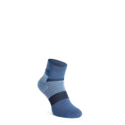 Skarpety turystyczne Inov-8 Merino Mid Sock. Niebieskie skarpetki damskie Inov-8, bez wzorów. Za 65.99 zł.