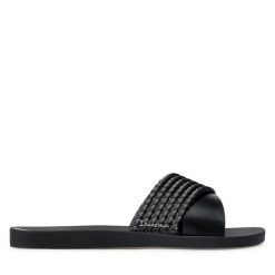Klapki Ipanema. Czarne klapki damskie Ipanema, bez wzorów, bez obcasa, bez zapięcia. Za 69.99 zł.