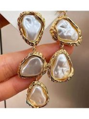 Atelier MIU Pozłacane kolczyki z perłami rozmiar: onesize. Białe kolczyki damskie atelier MIU, z perłą, pozłacane. Za 34.99 zł.