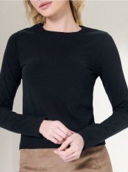 Koszulka z długimi rękawami w stylu basic - czarny. Czarne koszulki damskie Sinsay, l, bez wzorów, bez kołnierzyka, bez ramiączek. Za 17.99 zł.