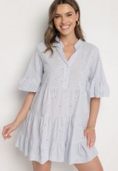 Jasnoniebieska Bawełniana Sukienka z Haftowanej Tkaniny o Koszulowym Kroju z Falbanami Filidwena. Niebieskie sukienki damskie Born2be, z aplikacjami, z bawełny, boho, bez ramiączek. W wyprzedaży za 63.74 zł.