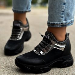 Czarne sneakersy damskie Navy Dot 56002. Czarne obuwie sportowe damskie Navy dot, ze skóry, bez zapięcia. Za 169.00 zł.