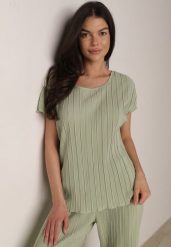 Zielona Bluzka na Krótki Rękaw z Plisowanej Tkaniny Undirea. Zielone bluzki damskie Born2be, uniwersalny, bez wzorów, z jeansu, biznesowe, bez kołnierzyka, bez ramiączek. Za 39.99 zł.