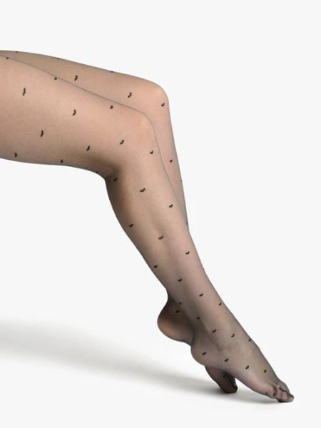 Czarne rajstopy w serca 20 DEN. Czarne rajstopy Ryłko, bez wzorów, z bawełny. W wyprzedaży za 19.99 zł.