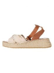 Pepe Jeans FOOTWEAR Skórzane sandały w kolorze beżowo-jasnobrązowym na koturnie rozmiar: 40. Brązowe sandały damskie Pepe Jeans FOOTWEAR, bez wzorów, z jeansu, z otwartym noskiem, bez obcasa, na koturnie, bez zapięcia. Za 131.12 zł.