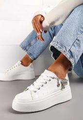 Biało-Szare Sneakersy na Platformie z Ozdobnym Łańcuszkiem i Sznurowaniem Raelffe. Białe obuwie sportowe damskie Born2be, z jeansu, bez zapięcia. Za 49.99 zł.