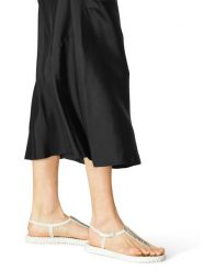 Ilse Jacobsen Japonki w kolorze białym rozmiar: 40. Białe klapki damskie Ilse Jacobsen, bez wzorów, z tworzywa sztucznego, z otwartym noskiem, bez obcasa, bez zapięcia. Za 65.38 zł.