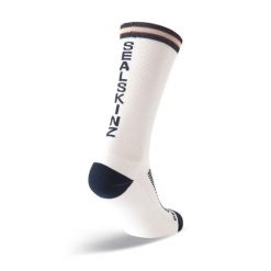 Skarpetki Sealskinz Caister. Białe skarpetki damskie SEALSKINZ, bez wzorów, z elastanu. Za 149.00 zł.