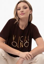 Brązowy t-shirt, Comfort Fit, T-MADAME. Brązowe t-shirty damskie Volcano, m, bez wzorów, z bawełny, bez kołnierzyka. Za 59.99 zł.