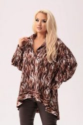 Elegancka oversize'owa koszula Francesca - elegancja z nutą oryginalności w odcieniach brązu PLUS SIZE XXL. Koszule damskie Moda Size Plus Iwanek, plus size, bez wzorów, z jeansu, eleganckie, z asymetrycznym kołnierzem, plus size, bez ramiączek. Za 289.90 zł.