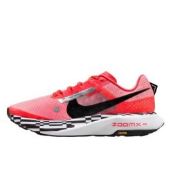 Nike ZoomX Ultrafly Trail Bright Crimson. Czerwone obuwie sportowe damskie Nike, z meshu, bez zapięcia, do biegania. Za 1,454.85 zł.