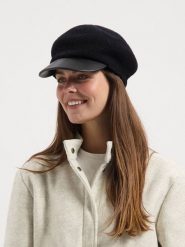 TRAVELIN' Wełniana czapka w kolorze czarnym rozmiar: onesize. Czarne czapki z daszkiem damskie Travelin', bez wzorów, ze skóry. Za 173.99 zł.