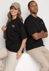 Czarna Koszulka T-shirt z Nadrukiem z Przodu i na Plecach Ninarelia. Czarne bluzki damskie Born2be, l, bez wzorów, bez kołnierzyka. Za 44.99 zł.