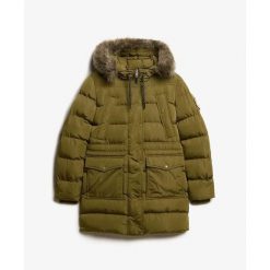 Kurtka puchowa o średniej długości z sztucznego futra damska Superdry. Zielone kurtki damskie Superdry, m, z aplikacjami, z puchu, bez kaptura. Za 836.60 zł.
