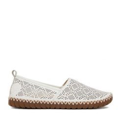 Półbuty Rieker. Białe półbuty damskie Rieker, bez wzorów, bez obcasa, na płaskiej podeszwie, bez zapięcia. Za 319.99 zł.