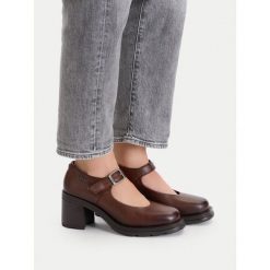 Czółenka G-Star. Brązowe czółenka damskie G-Star, bez wzorów, bez obcasa. Za 299.99 zł.