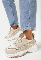 Beżowe Sneakersy na Grubej Podeszwie z Cyrkoniami Evoline. Brązowe obuwie sportowe damskie Born2be, bez zapięcia. Za 109.99 zł.