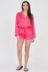 JUICY COUTURE Różowe satynowe szorty piżamowe z haftowanym logo. Czerwone piżamy damskie Juicy Couture, bez wzorów, z satyny, bez ramiączek. W wyprzedaży za 129.99 zł.