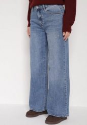 Niebieskie Szerokie Jeansy z Wysokim Stanem i Błyszczącymi Aplikacjami Glysera. Niebieskie jeansy damskie Born2be, z podwyższonym stanem. Za 119.99 zł.