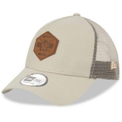 Czapka New Era A Frame Trucker. Brązowe czapki damskie New Era, bez wzorów. Za 190.50 zł.