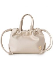 Vince Camuto Torebka "Ferrara" w kolorze kremowym - 30 x 20 x 14 cm rozmiar: onesize. Brązowe torebki klasyczne damskie Vince Camuto, z materiału, przez ramię, bez dodatków. Za 139.95 zł.