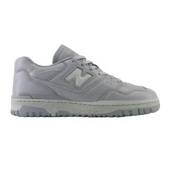 Buty New Balance BB550 Białe Unisex. Białe obuwie sportowe damskie New Balance, ze skóry, bez zapięcia. W wyprzedaży za 444.80 zł.
