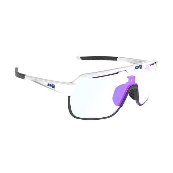 Okulary przeciwsłoneczne hydrofobowe fotochromowe CAT 1/3 AZR Kromic Victory RX. Białe okulary przeciwsłoneczne damskie AZR. Za 536.50 zł.