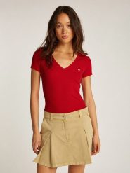 TOMMY JEANS Koszulka w kolorze czerwonym rozmiar: XL. Czerwone bluzki damskie Tommy Jeans, xl, bez wzorów, z jeansu, bez kołnierzyka, bez ramiączek. Za 126.75 zł.