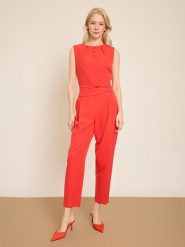 BGN Spodnie w kolorze czerwonym rozmiar: 36. Czerwone spodnie materiałowe damskie BGN, bez wzorów, z materiału. Za 121.99 zł.