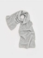 Miękki szalik z cekinami - jasnoszary. Szare szaliki damskie Reserved, bez wzorów. W wyprzedaży za 29.99 zł.