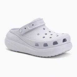 Klapki Crocs Classic Crush Clog. Fioletowe klapki damskie Crocs, bez wzorów, bez obcasa, bez zapięcia. Za 286.40 zł.