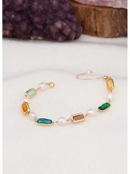 L'Atelier de Gaia Pozłacana bransoletka z perłami i cyrkoniami rozmiar: onesize. Białe bransoletki damskie L'Atelier de Gaia, pozłacane. Za 121.80 zł.