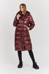 HETREGO Bordowy damski płaszcz puchowy Tara Woman Oversized Quilted Coat. Czerwone płaszcze damskie HETREGO, bez wzorów, z poliamidu, bez kaptura. W wyprzedaży za 1,059.99 zł.