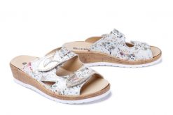 DR. BRINKMANN 701547-3 weiss/gold, klapki profilaktyczne damskie. Klapki damskie Dr. Brinkmann, bez wzorów, ze skóry, bez obcasa, bez zapięcia. Za 154.95 zł.