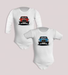 Mercedes-Benz — body (Rozmiar: 6M; Długość rękawa: krótki; Kolor nadruku: czerwony; Rodzaj nadruku: Mercedes-Benz). Czerwone body niemowlęce nikiniki, bez wzorów, z bawełny, bez kołnierzyka, bez ramiączek. Za 59.00 zł.